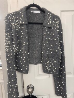 Zara Gray Pearl-Studded Cropped Knit Blazer